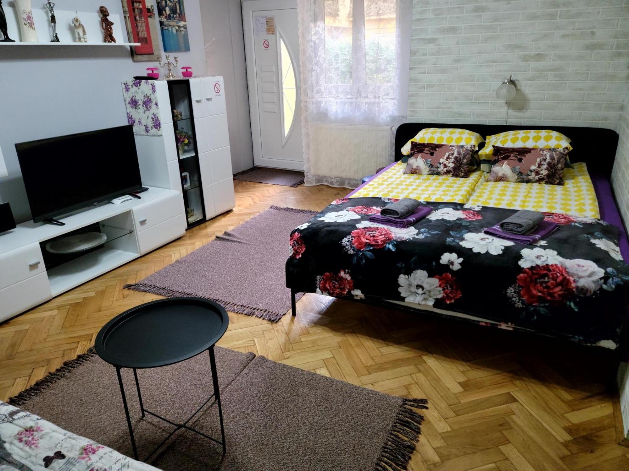 Apartman "Garden" Νόβι Σαντ Εξωτερικό φωτογραφία