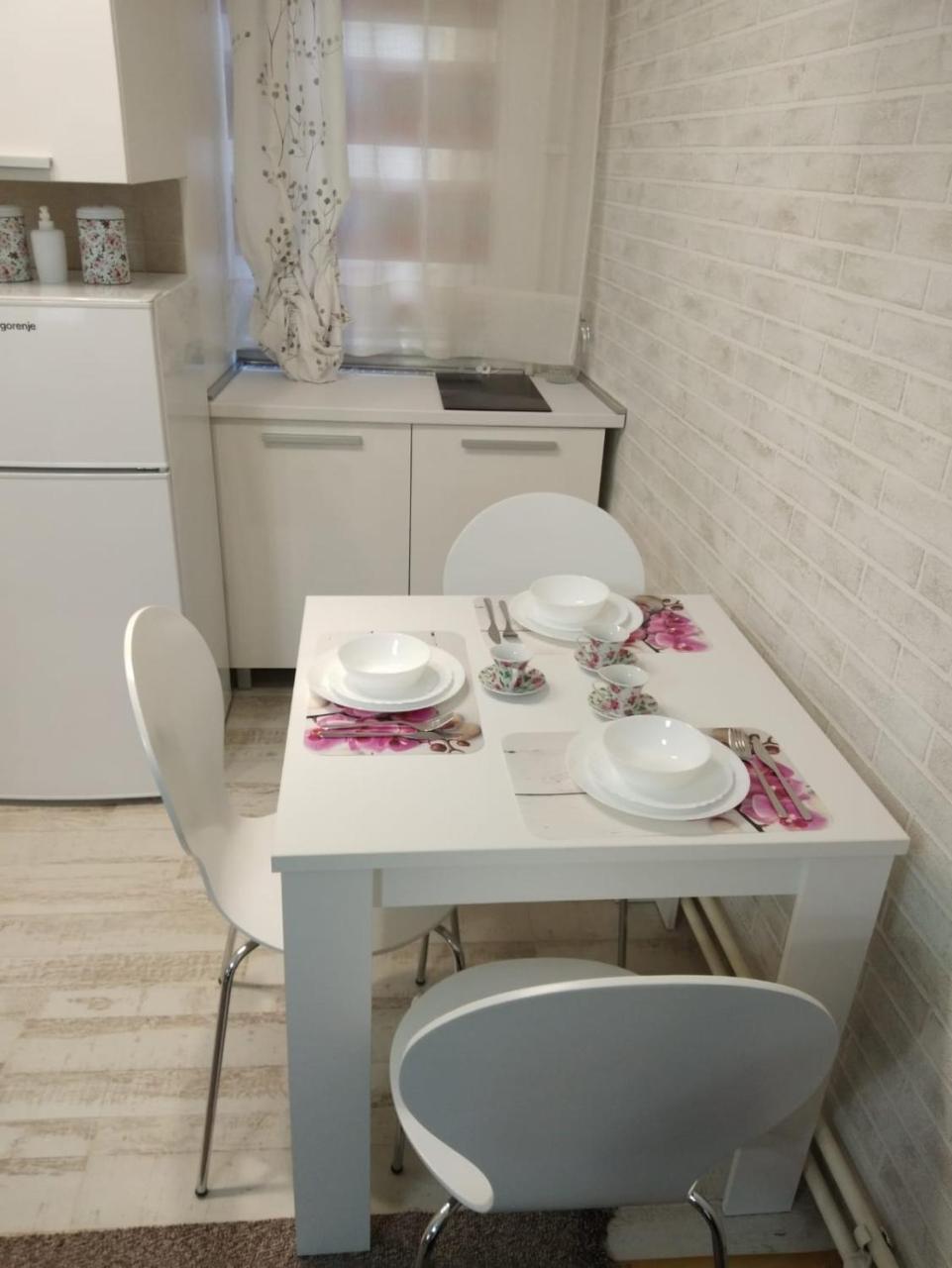 Apartman "Garden" Νόβι Σαντ Εξωτερικό φωτογραφία